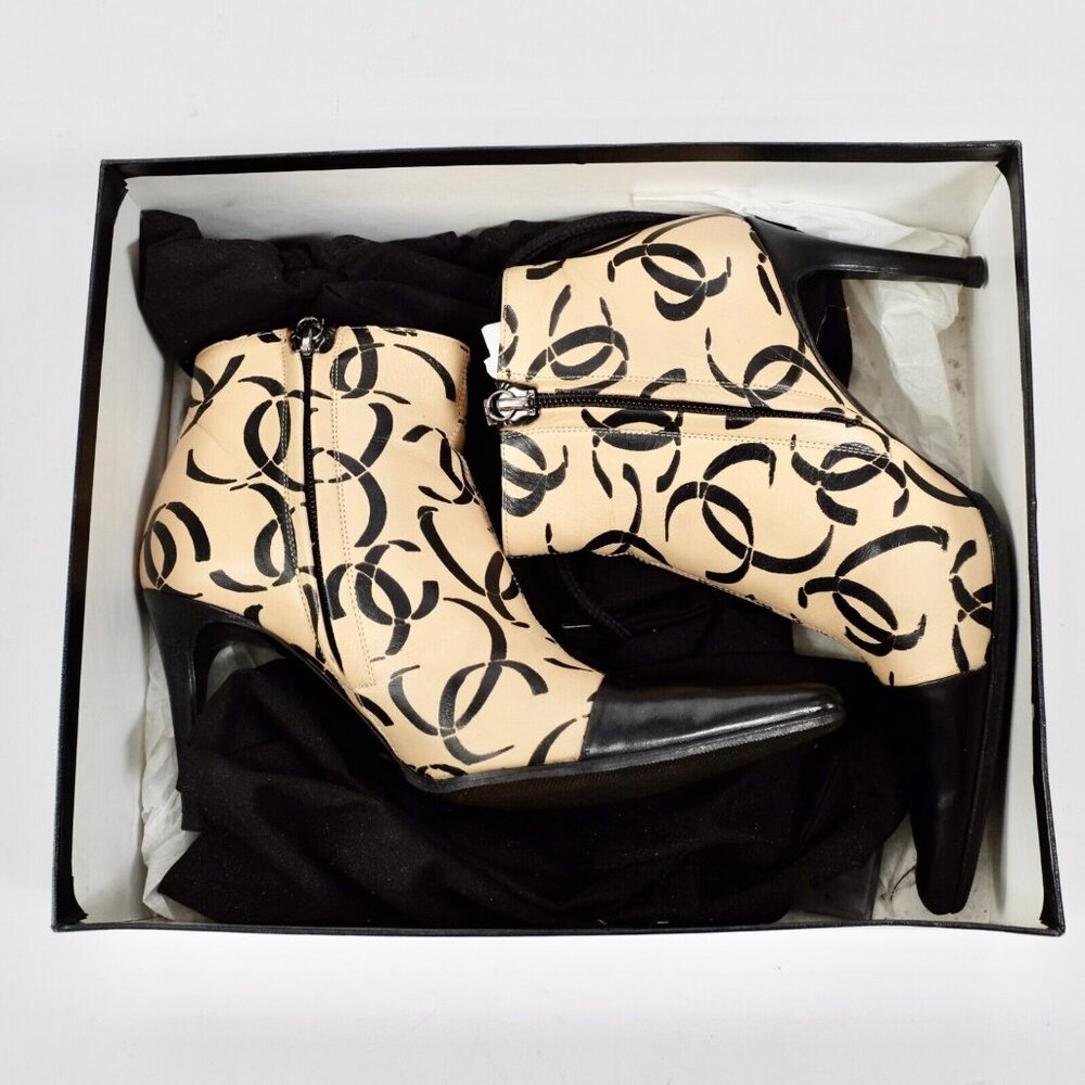 CHANEL Ankle Boots with Black and Cream Design - Picture 4 of 16